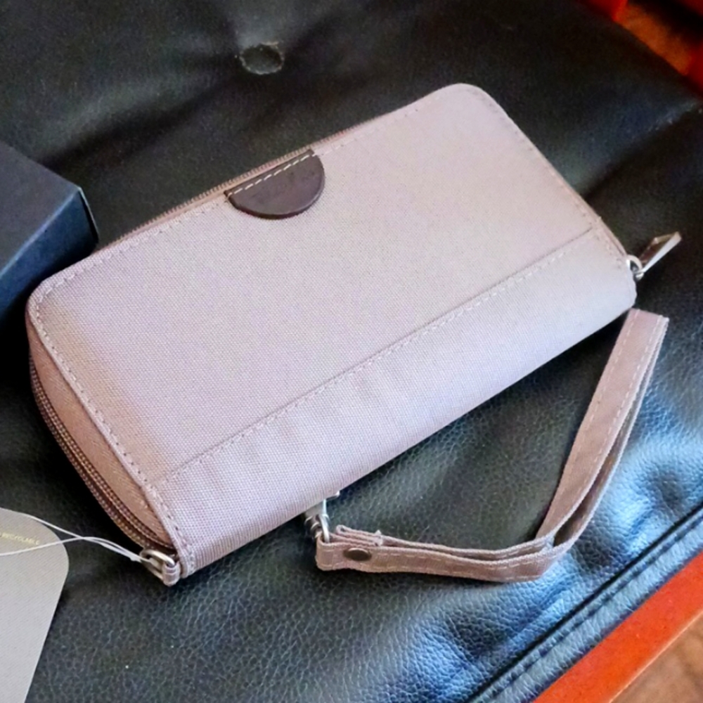Wallet/Wristlet